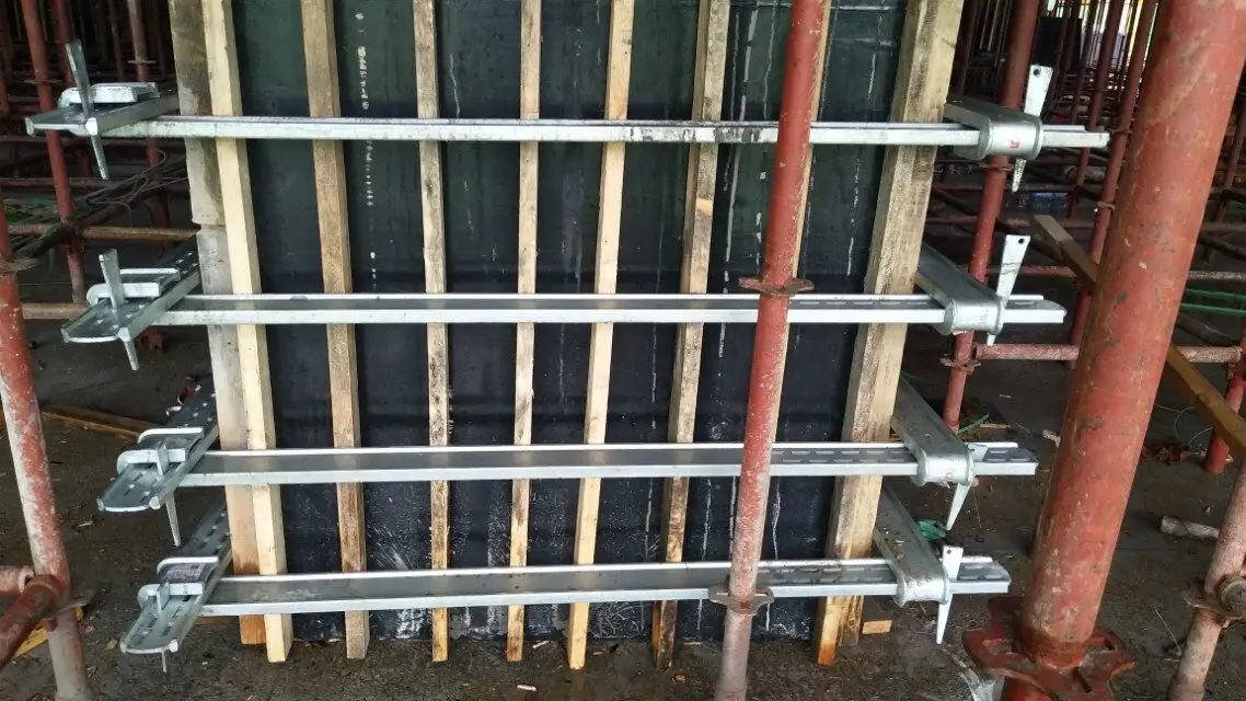 Square column buckle